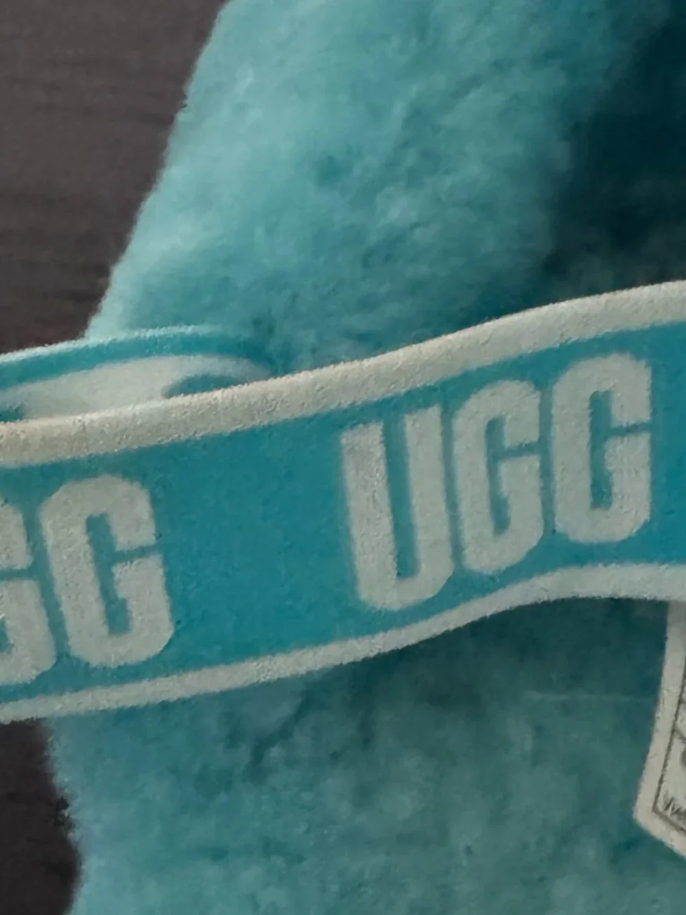 UGG Girls' Oh Yeah Slide Fluffy Slippers, Light Blue / Aqua, Size: 4, Never Worn